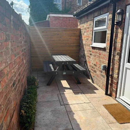 4 Bedroom House Close To Walmgate Bar Sleeps 7