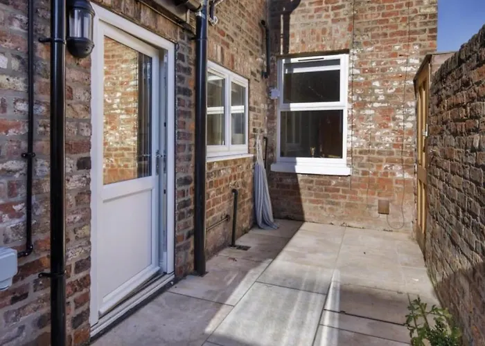 4 Bedroom House Close To Walmgate Bar Sleeps 7 Holiday home York