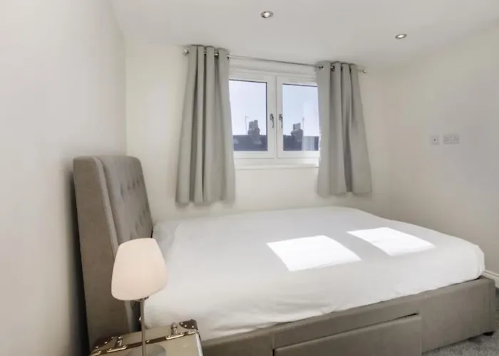 4 Bedroom House Close To Walmgate Bar Sleeps 7 Holiday home *