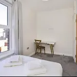 4 Bedroom House Close To Walmgate Bar Sleeps 7 Holiday home York