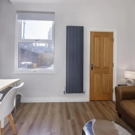 4 Bedroom House Close To Walmgate Bar Sleeps 7 יורק